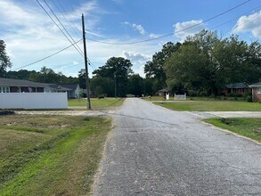 1116 Cornelia Cir in Greenwood, SC - Building Photo - Building Photo