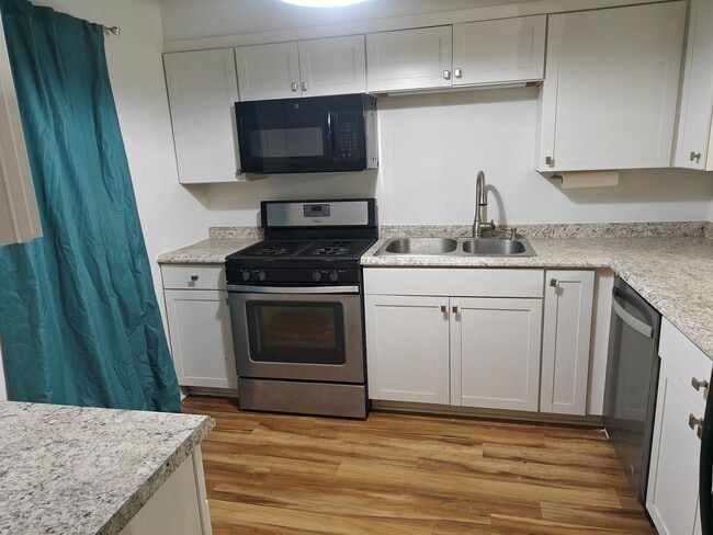 10224 Iron Mill Rd in Richmond, VA - Building Photo - Building Photo