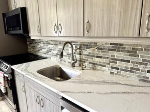 1629 Riverview Rd, Unit 221 in Deerfield Beach, FL - Foto de edificio - Building Photo