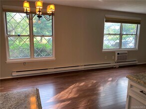 565 Sierra Vista Ln in Valley Cottage, NY - Building Photo - Building Photo