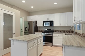 6687 Brook Falls Cir in Stockton, CA - Foto de edificio - Building Photo