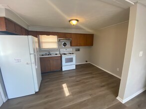 501 E Staat St in Fortville, IN - Foto de edificio - Building Photo