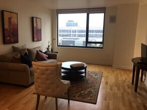 260 King St, Unit 669 in San Francisco, CA - Foto de edificio - Building Photo