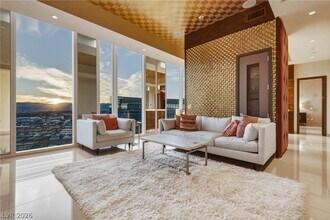 3750 S Las Vegas Blvd in Las Vegas, NV - Foto de edificio - Building Photo