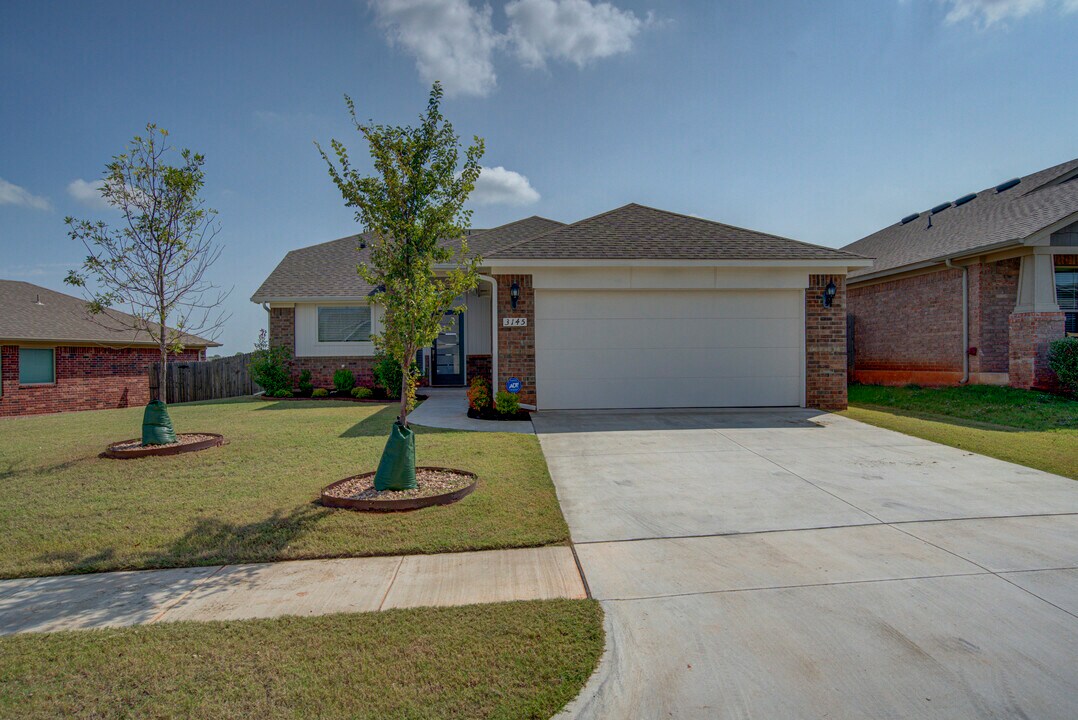 3145 Midland Valley St in Norman, OK - Building Photo