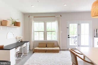 6036 Goshawk St in New Market, MD - Foto de edificio - Building Photo