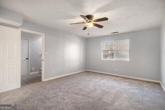 703 Guide Post Ln in Stone Mountain, GA - Building Photo - Building Photo