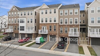 5891 Bella Marie Wy in Frederick, MD - Building Photo - Building Photo