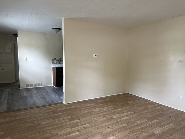 1008 Anderson Pl, Unit 1008-A in High Point, NC - Foto de edificio - Building Photo