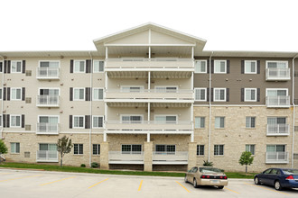 Riverview Place in Cedar Rapids, IA - Foto de edificio - Building Photo