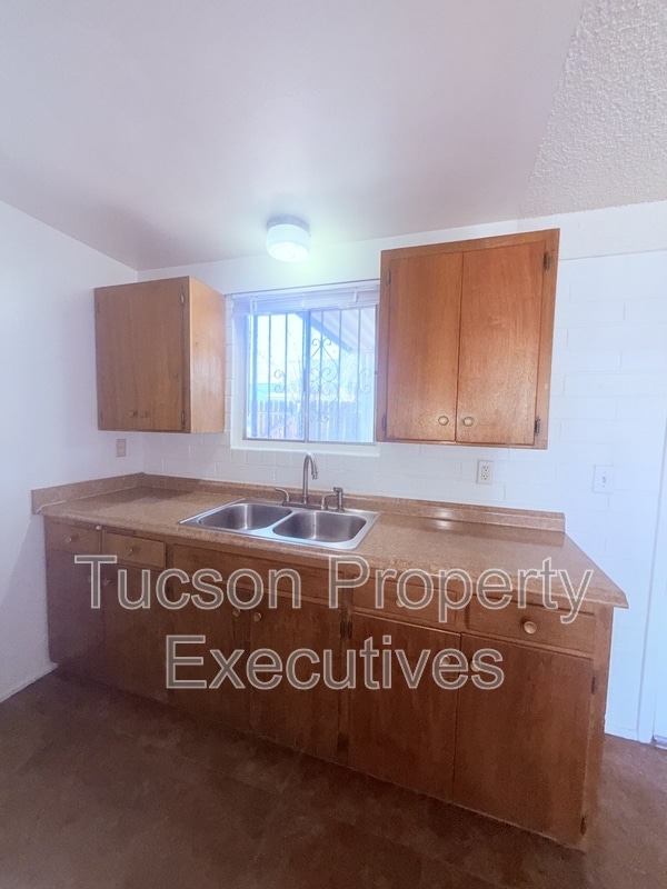 4243 E Lee St in Tucson, AZ - Building Photo - Building Photo