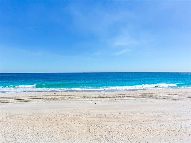 3000 E Sunrise Blvd in Fort Lauderdale, FL - Building Photo - Building Photo