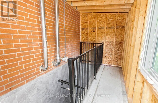 20 Driscoll Dr in Brampton, ON - Building Photo - Building Photo