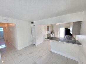 18727 SW 100th Ave in Cutler Bay, FL - Building Photo - Building Photo