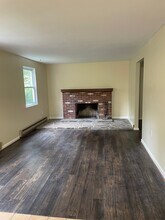 264 Lutz Rd, Unit C in Zelienople, PA - Building Photo - Building Photo