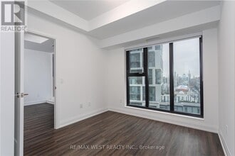 20 Soudan Ave in Toronto, ON - Building Photo - Building Photo