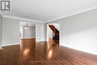 2088 Lamira St in Ottawa, ON - Building Photo - Building Photo