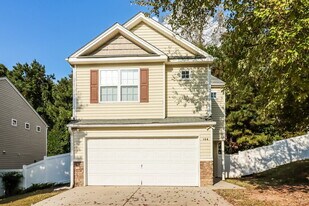 124 Silver Fox Trail in Dallas, GA - Building Photo