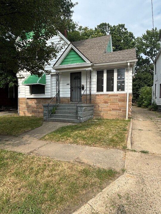 1447 E 110th St in Cleveland, OH - Building Photo