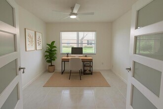 5622 Royal Lake Cir, Unit A in Boynton Beach, FL - Building Photo - Building Photo