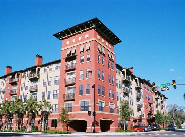 911 N Orange Ave in Orlando, FL - Foto de edificio - Building Photo