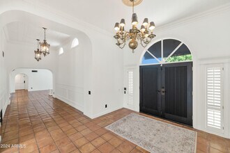 8712 N 68th St in Paradise Valley, AZ - Building Photo - Building Photo