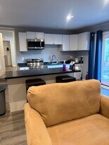 433 S Fairview St in Burbank, CA - Building Photo