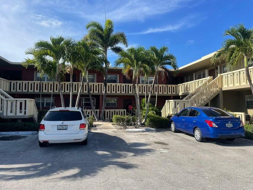 305 E Ocean Ave in Boynton Beach, FL - Building Photo