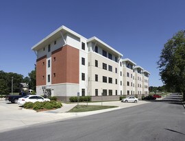Drake West Village in Des Moines, IA - Building Photo