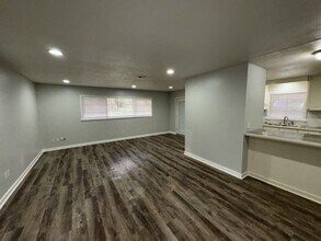 304 Colonial Cir in Jackson, MS - Building Photo - Building Photo