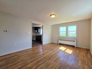 2622 Creek Hill Rd in Leola, PA - Foto de edificio - Building Photo