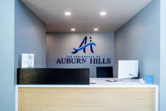 The Residences of Auburn Hills in Topeka, KS - Foto de edificio - Building Photo