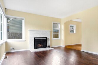 14343 Interlake Ave N in Seattle, WA - Building Photo - Building Photo