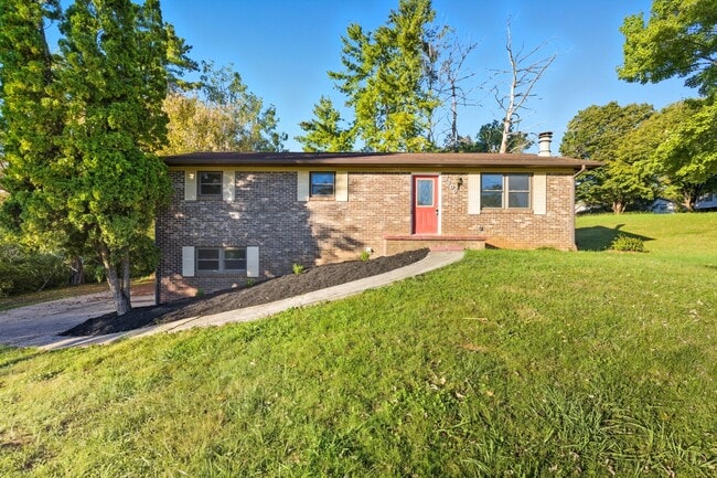 property at 7800 Temple Acres Dr