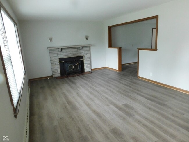 6985 E County Rd 100 S, Unit Apartment 2 in Avon, IN - Building Photo - Building Photo