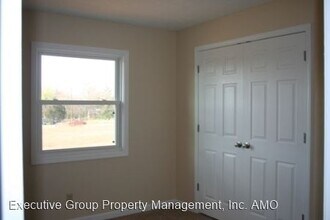 365 Elmwood Dr in Radcliff, KY - Building Photo - Building Photo