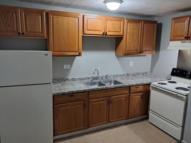 1600 Clinton St in Aurora, CO - Building Photo - Building Photo