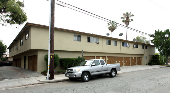 3601 E Vermont St in Long Beach, CA - Building Photo - Building Photo