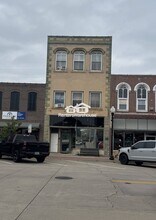 105 2nd St E in Hastings, MN - Foto de edificio - Building Photo