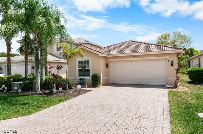 10523 Carolina Willow Dr in Ft. Myers, FL - Building Photo - Building Photo