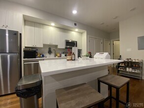 1 Everett St, Unit 305 in Boston, MA - Building Photo - Building Photo