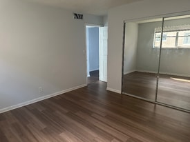 5741 SW 36th Ct in Davie, FL - Building Photo