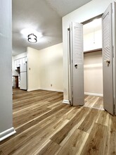 9315 Bluejacket St, Unit #4 in Overland Park, KS - Foto de edificio - Building Photo