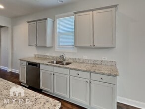 1212 Silver Farm Rd in Raleigh, NC - Foto de edificio - Building Photo