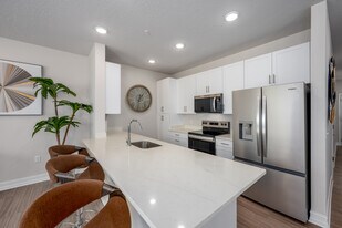 Lake Tavares Townhomes in Tavares, FL - Building Photo