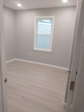137 Chestnut Ave, Unit Chestnut 2nd floor in Staten Island, NY - Foto de edificio - Building Photo