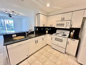 1387 Barcelona Way, Unit 12-6823 in Weston, FL - Building Photo - Building Photo