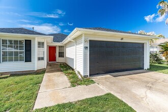69 Stowe Rd in Mary Esther, FL - Building Photo - Building Photo
