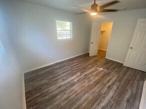 5229 40th St in Lubbock, TX - Foto de edificio - Building Photo