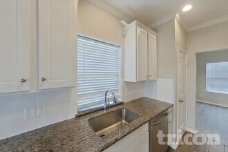 523 Long Prairie Dr in Royse City, TX - Foto de edificio - Building Photo